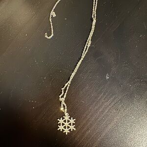 Pave diamond snowflake necklace
